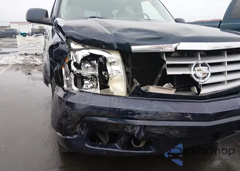 2004 Cadillac Escalade Standard from USA, damaged, VIN 1GYEC63T14R195737